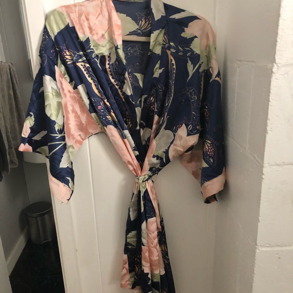 FLORAL SILK ROBE